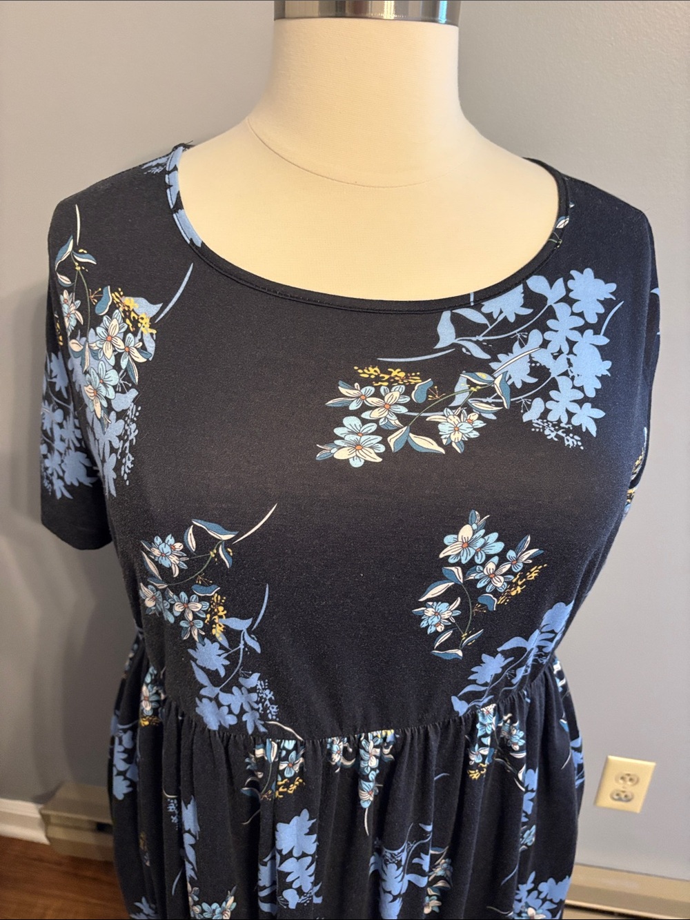 Navy Maxi Dress with Light Blue Floral Print/ size 24 - Picture 3 of 9